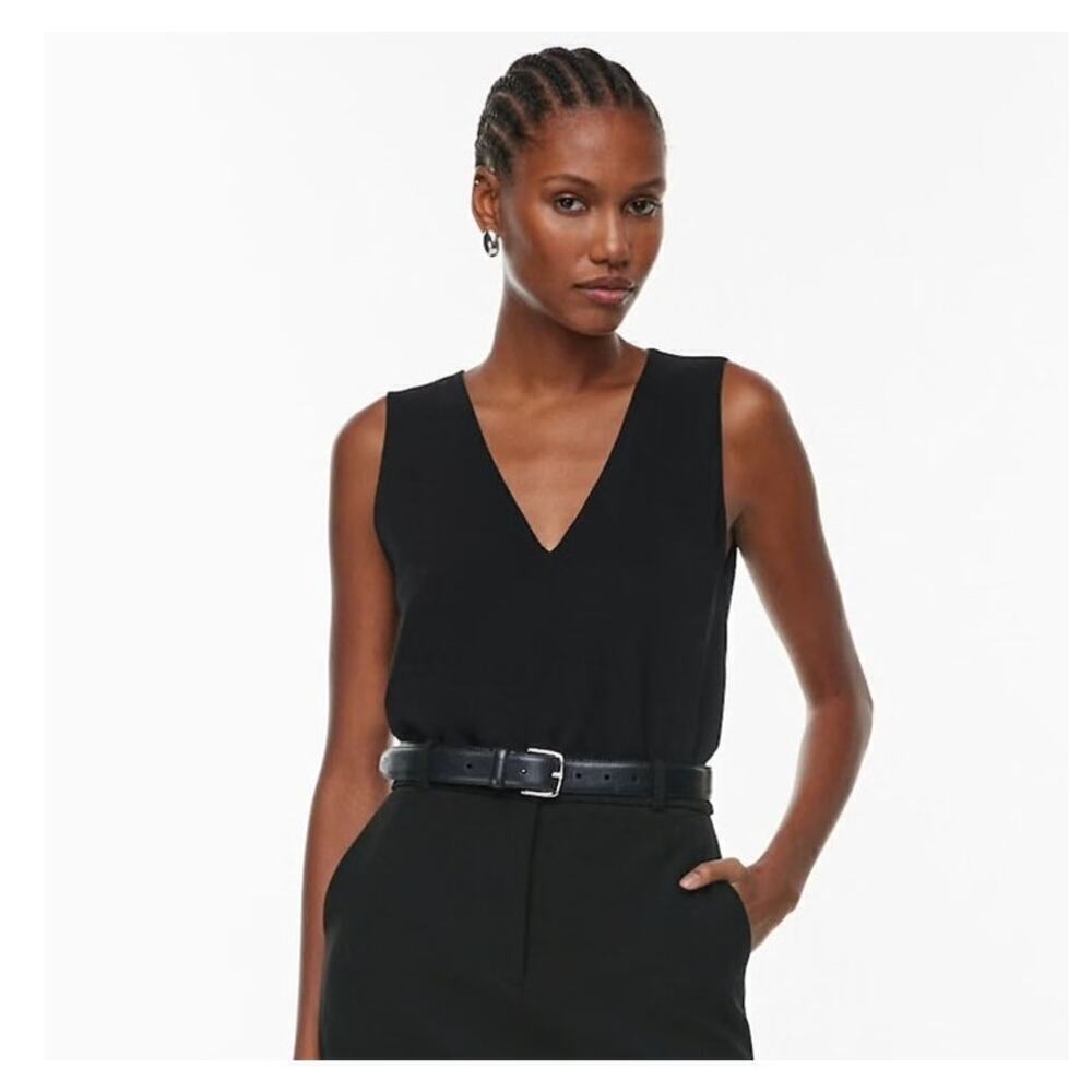 Aritzia Babaton Vara Blouse size XS Black Sleeveless V Neck Minimal Office NWT